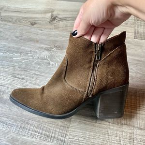 Steve Madden Boots Size 9 Pierce Suede Leather Brown Pointed Toe Boho Neutral